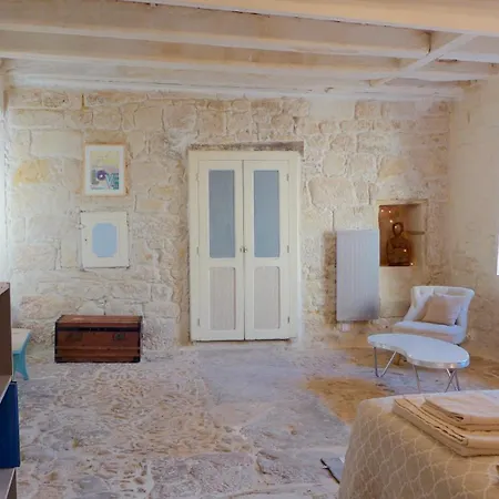 Rue Bertrand De Got Holiday home *